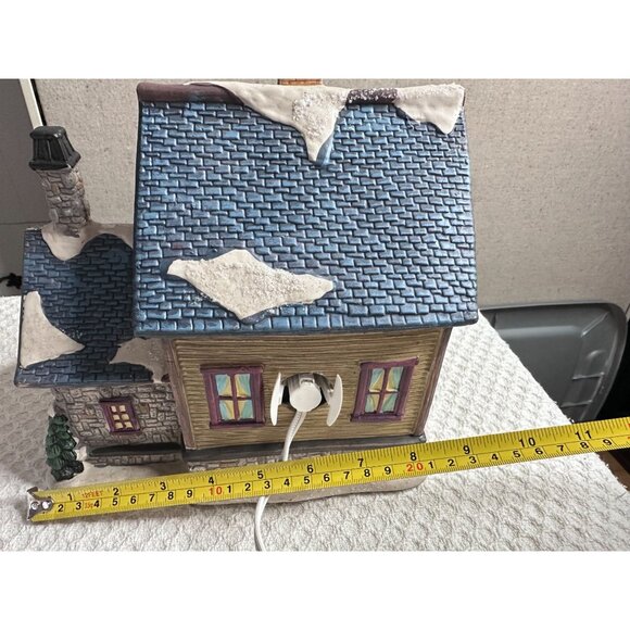 Decorative Outfit Country Hunting Lodge 3D Lighted Log Cabin Christmas Train Set - Picture 5 of 13